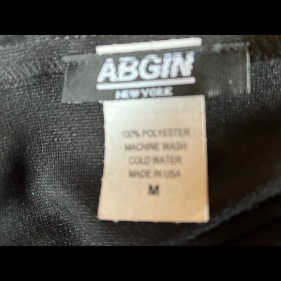 GORGEOUS BLACK SKIRT with FLOWER APPLICATION Size M - Picture 4 of 4